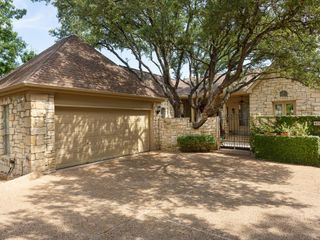 402 Golf Crest LN, Lakeway, TX 78734