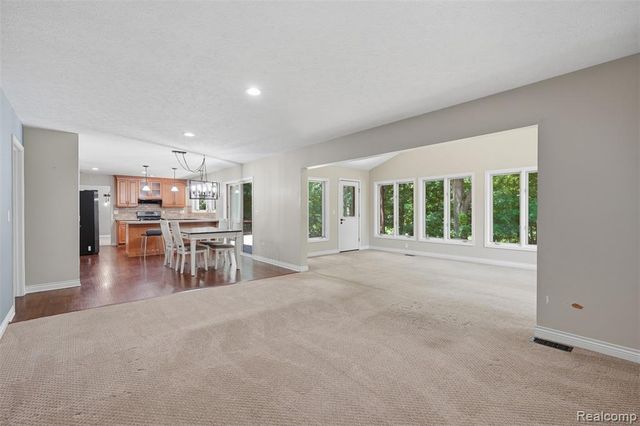 5336 Urbana Drive, Brighton, MI 48116