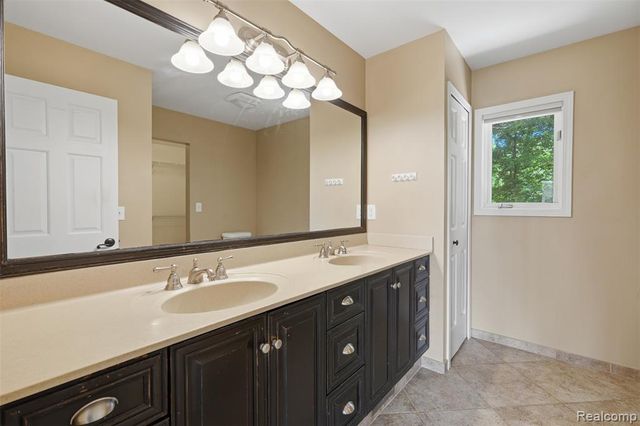 5336 Urbana Drive, Brighton, MI 48116