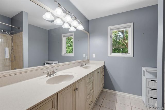 5336 Urbana Drive, Brighton, MI 48116