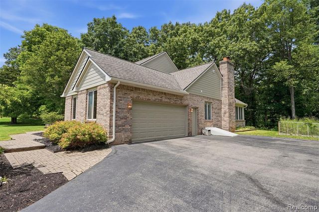 5336 Urbana Drive, Brighton, MI 48116