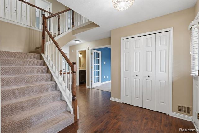 5336 Urbana Drive, Brighton, MI 48116