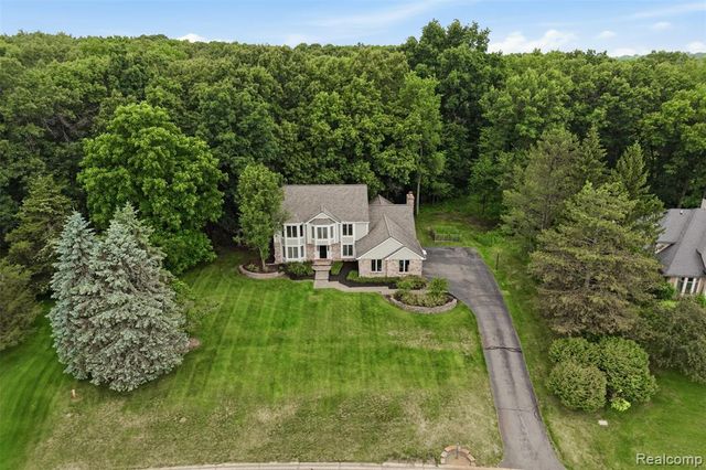 5336 Urbana Drive, Brighton, MI 48116