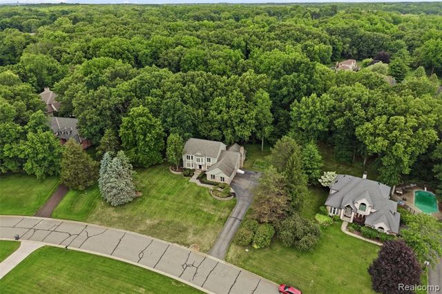 5336 Urbana Drive, Brighton, MI 48116