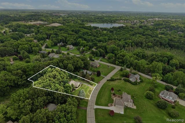 5336 Urbana Drive, Brighton, MI 48116