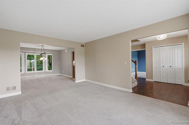 5336 Urbana Drive, Brighton, MI 48116