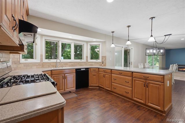 5336 Urbana Drive, Brighton, MI 48116