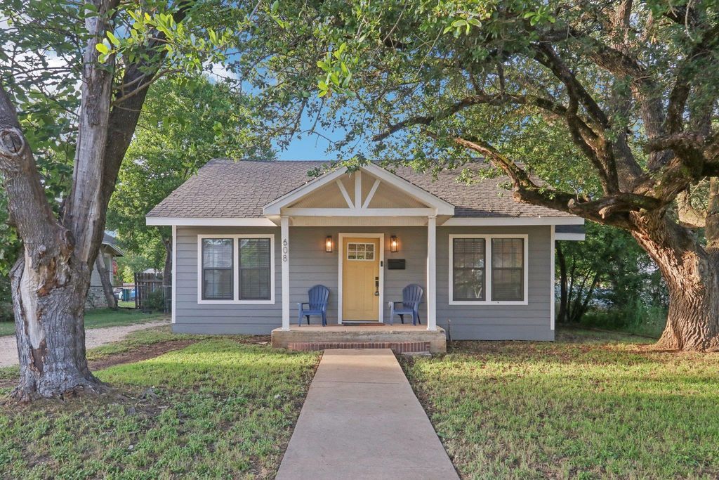 608 E 13th Ave, Belton, TX 76513