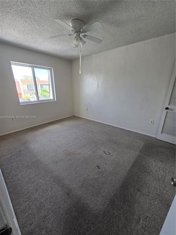 932 W 80th Pl, Hialeah, FL 33014