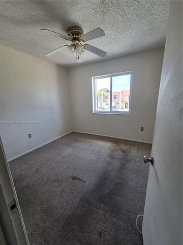 932 W 80th Pl, Hialeah, FL 33014