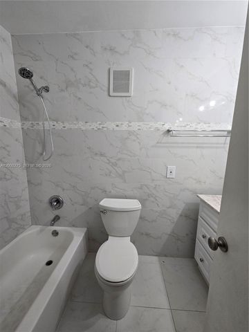 932 W 80th Pl, Hialeah, FL 33014