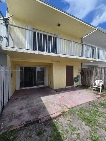 932 W 80th Pl, Hialeah, FL 33014