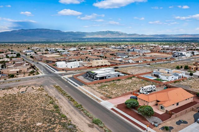 6500 KIMMICK Drive NW, Albuquerque, NM 87120