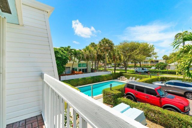 842 SE 19th Avenue 103, Deerfield Beach, FL 33441