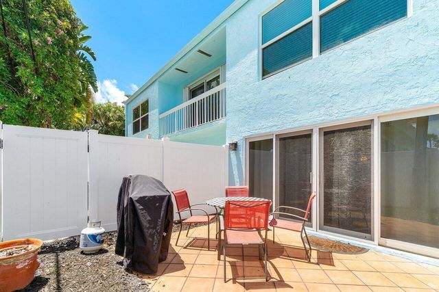 842 SE 19th Avenue 103, Deerfield Beach, FL 33441