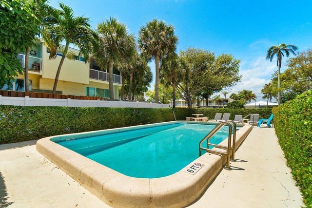 842 SE 19th Avenue 103, Deerfield Beach, FL 33441