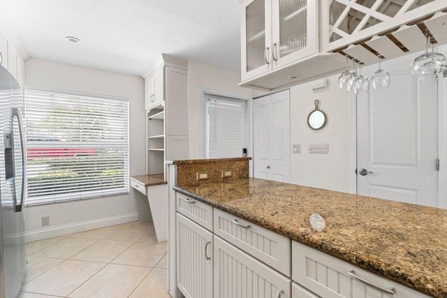 842 SE 19th Avenue 103, Deerfield Beach, FL 33441