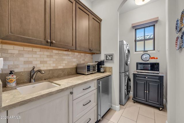 6615 N 39TH Way, Paradise Valley, AZ 85253