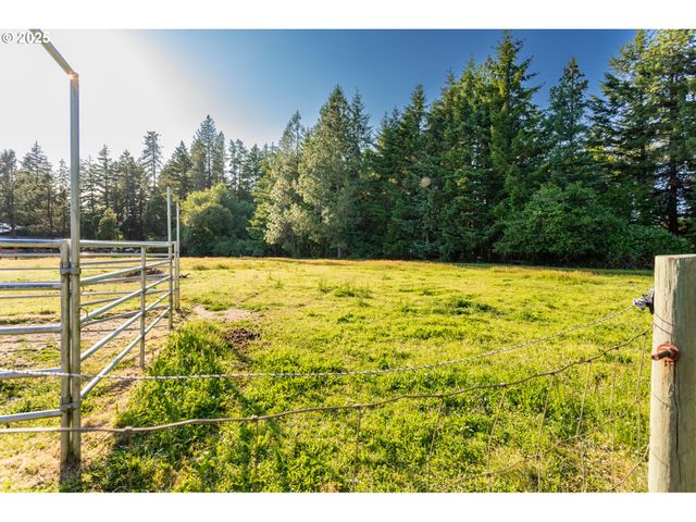 89312 TERRITORIAL Rd, Elmira, OR 97437