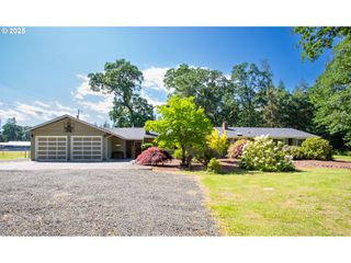 89312 TERRITORIAL Rd, Elmira, OR 97437