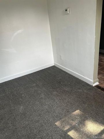 2180 Olive Avenue, Lincoln Park, MI 48146