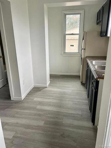 2180 Olive Avenue, Lincoln Park, MI 48146