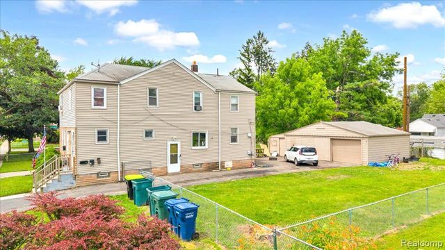 2180 Olive Avenue, Lincoln Park, MI 48146