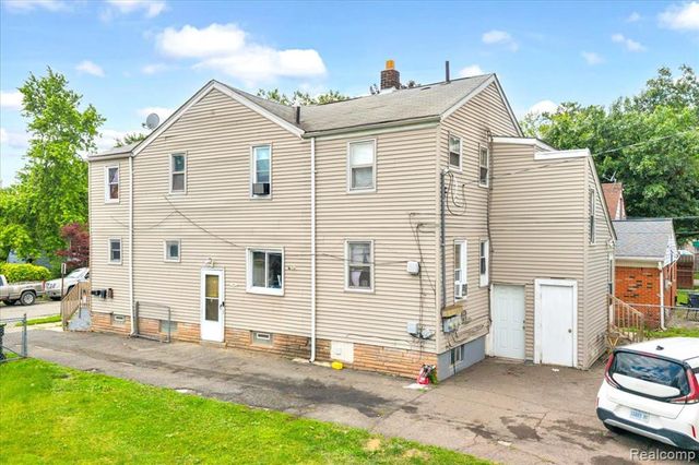 2180 Olive Avenue, Lincoln Park, MI 48146