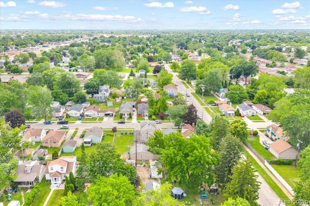 2180 Olive Avenue, Lincoln Park, MI 48146