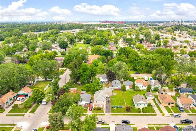 2180 Olive Avenue, Lincoln Park, MI 48146