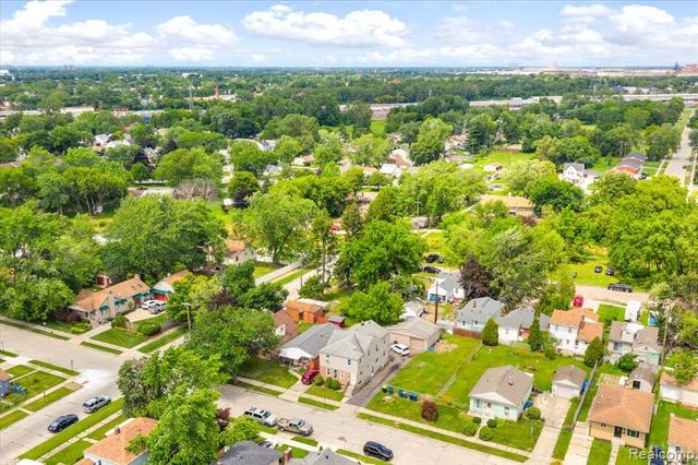 2180 Olive Avenue, Lincoln Park, MI 48146