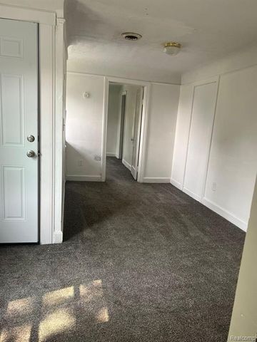 2180 Olive Avenue, Lincoln Park, MI 48146