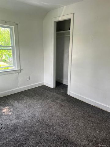 2180 Olive Avenue, Lincoln Park, MI 48146
