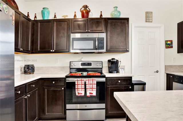 217 NE 23rd Ter, Homestead, FL 33033