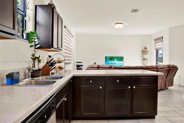 217 NE 23rd Ter, Homestead, FL 33033