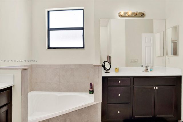 217 NE 23rd Ter, Homestead, FL 33033