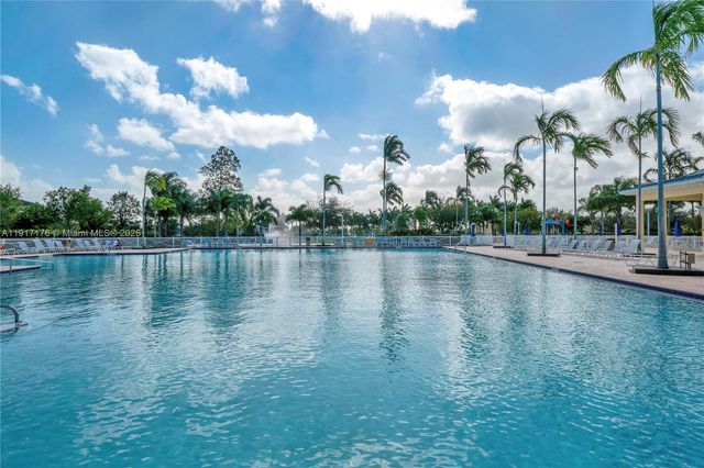 217 NE 23rd Ter, Homestead, FL 33033