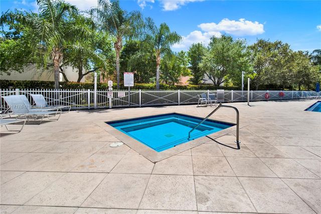 217 NE 23rd Ter, Homestead, FL 33033