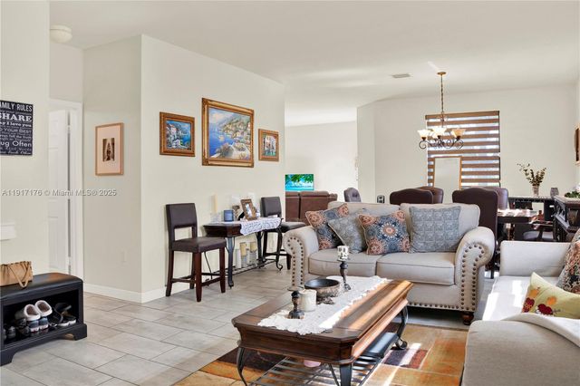 217 NE 23rd Ter, Homestead, FL 33033