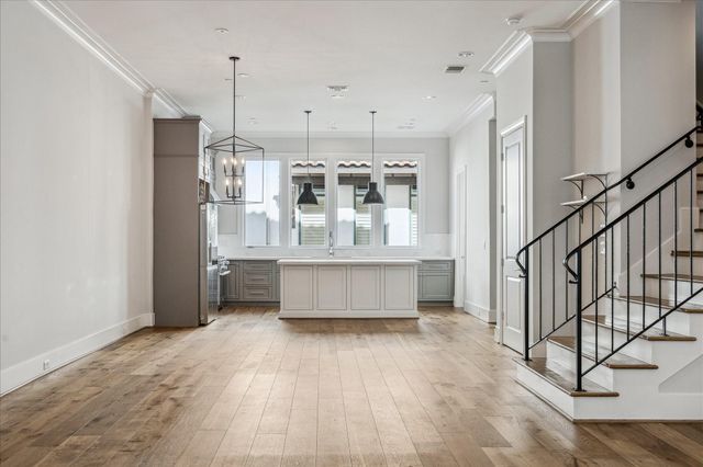 5213 Feagan Street H, Houston, TX 77007