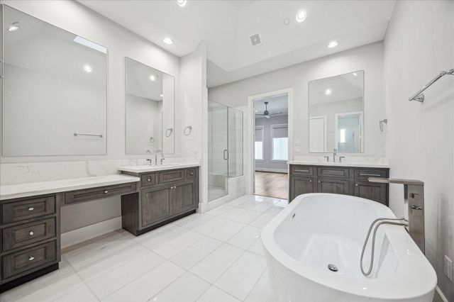 5213 Feagan Street H, Houston, TX 77007