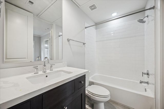 5213 Feagan Street H, Houston, TX 77007