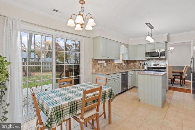 36 WHITECHAPEL DR, Mount Laurel, NJ 08054