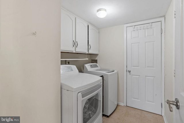 36 WHITECHAPEL DR, Mount Laurel, NJ 08054