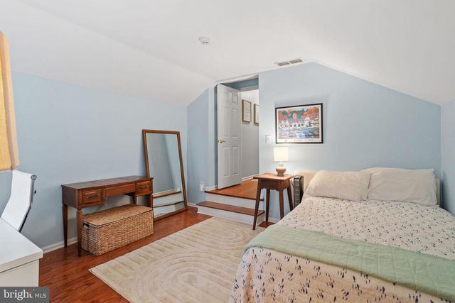 36 WHITECHAPEL DR, Mount Laurel, NJ 08054