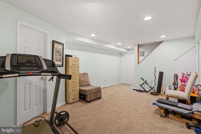 36 WHITECHAPEL DR, Mount Laurel, NJ 08054