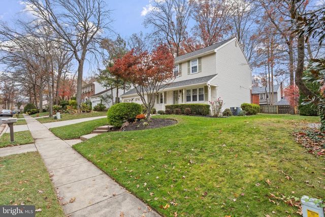 36 WHITECHAPEL DR, Mount Laurel, NJ 08054