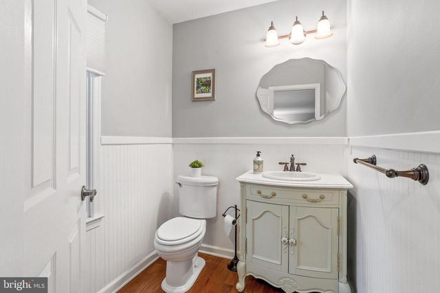 36 WHITECHAPEL DR, Mount Laurel, NJ 08054