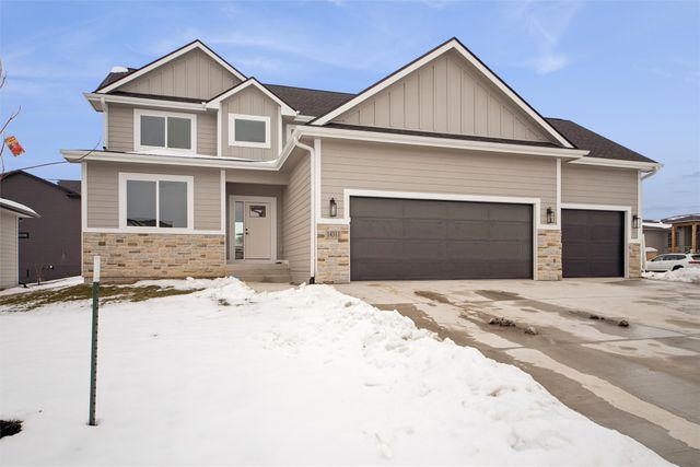 14311 Catalpa Drive, Urbandale, IA 50323