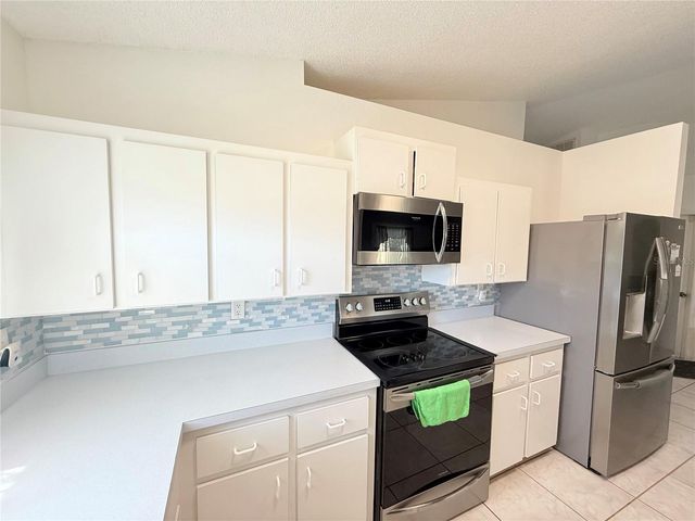 302 MIAMI PLACE, Kissimmee, FL 34759